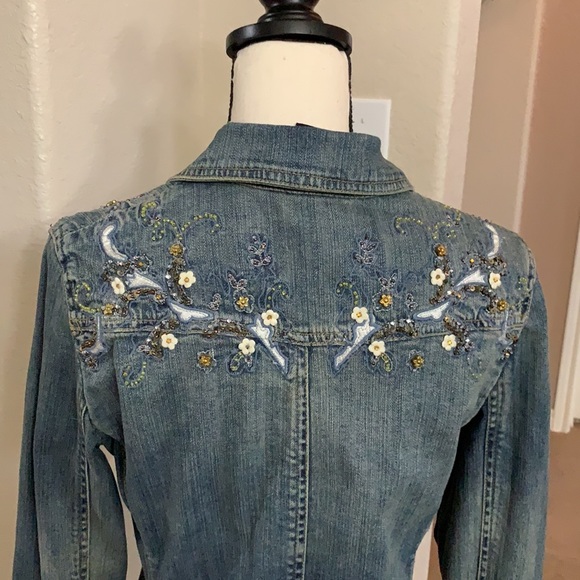 Brandon Thomas blue medium wash denim jean jacket with decorative beading - Picture 9 of 17
